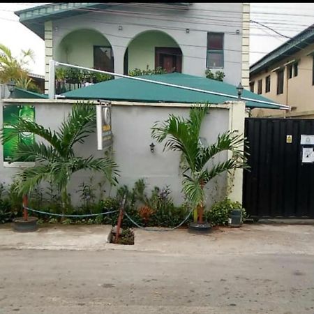 Staycation Suites And Apartment Lagos Exterior foto