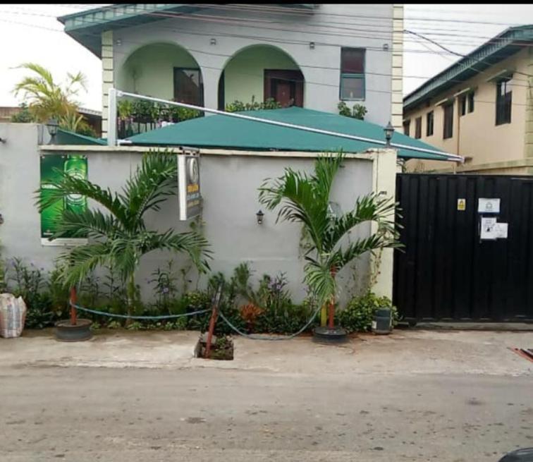 Staycation Suites And Apartment Lagos Exterior foto