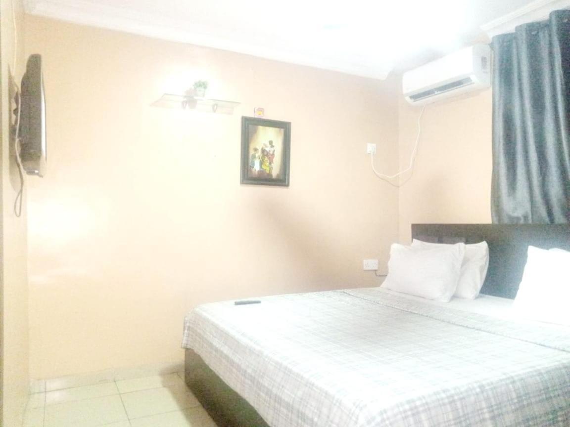 Staycation Suites And Apartment Lagos Exterior foto