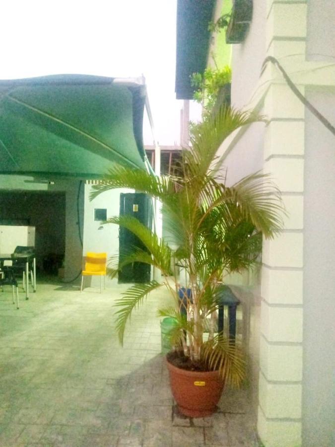 Staycation Suites And Apartment Lagos Exterior foto