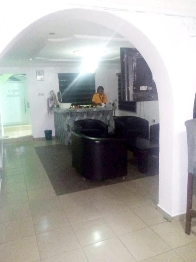 Staycation Suites And Apartment Lagos Exterior foto