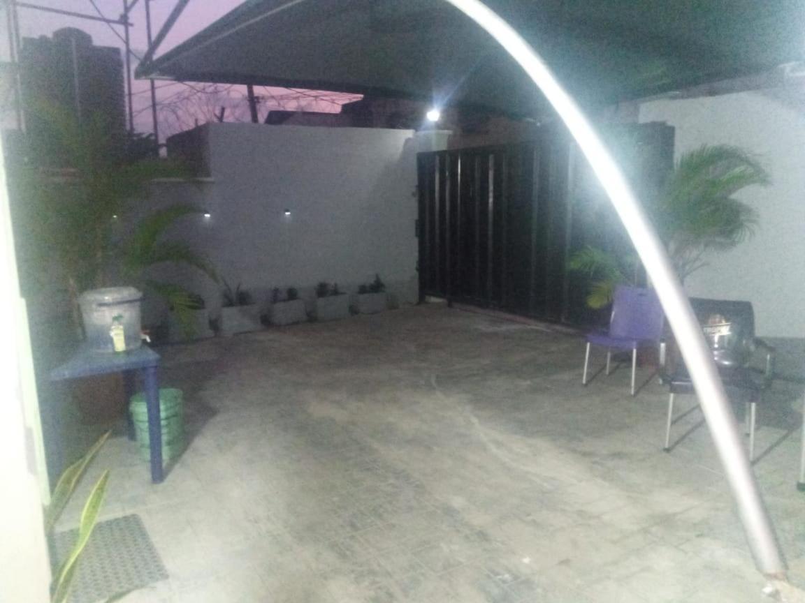 Staycation Suites And Apartment Lagos Exterior foto