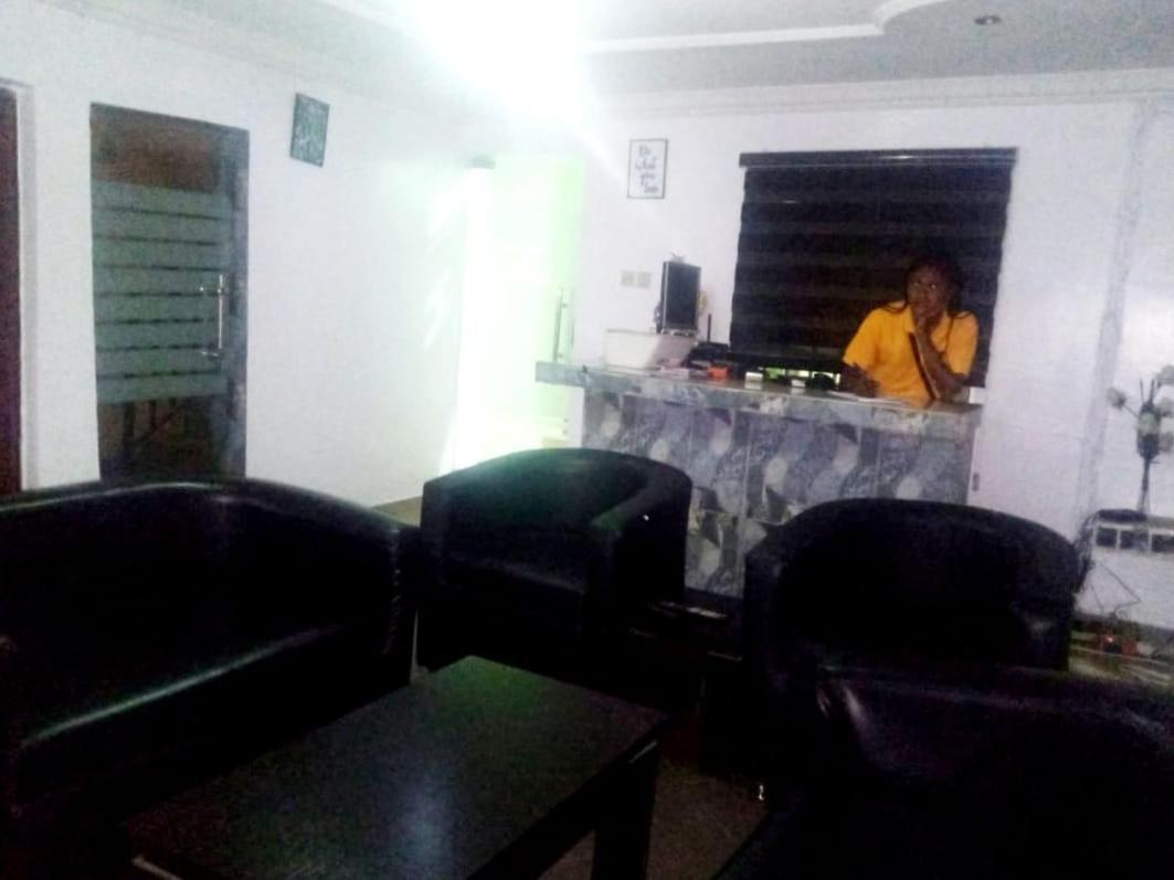 Staycation Suites And Apartment Lagos Exterior foto