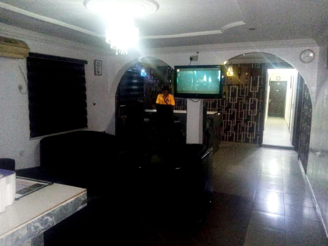 Staycation Suites And Apartment Lagos Exterior foto