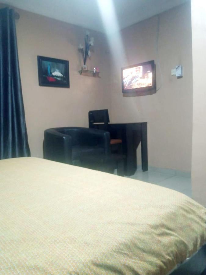 Staycation Suites And Apartment Lagos Exterior foto