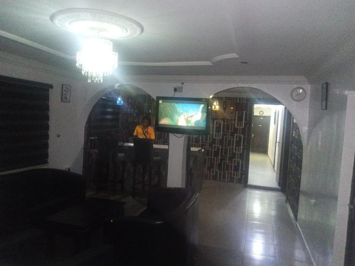 Staycation Suites And Apartment Lagos Exterior foto