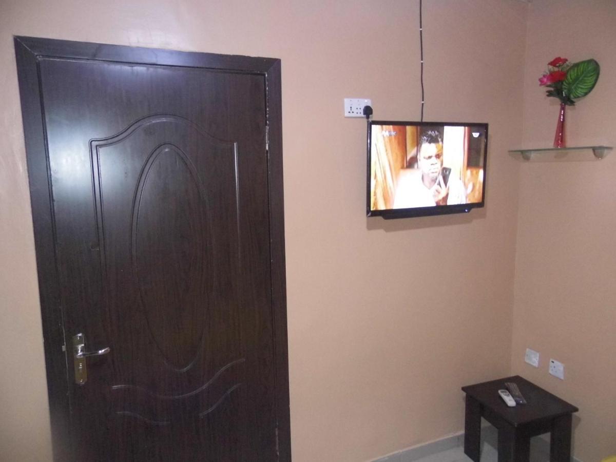 Staycation Suites And Apartment Lagos Exterior foto