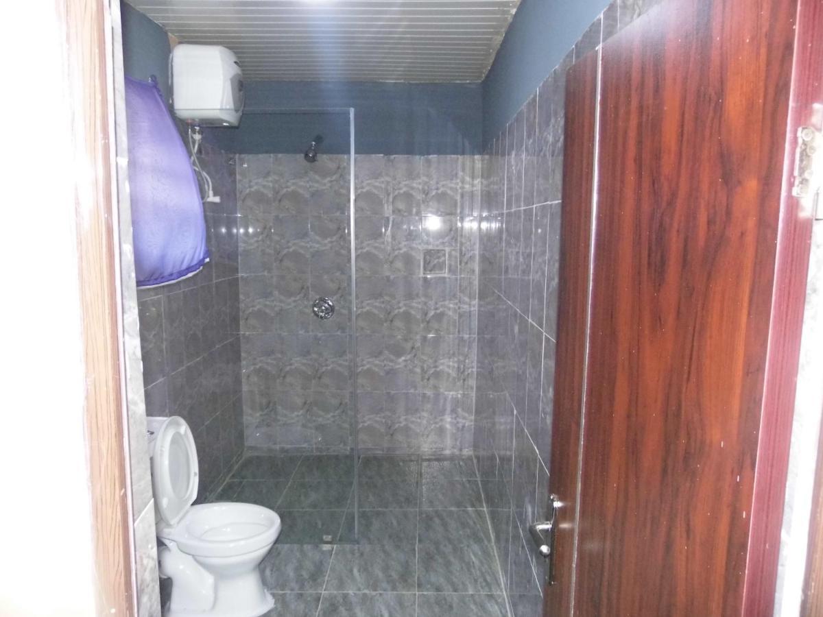 Staycation Suites And Apartment Lagos Exterior foto
