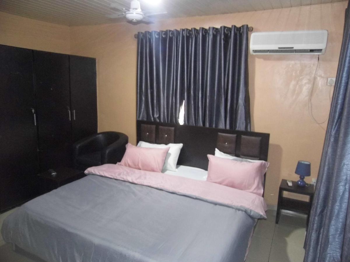 Staycation Suites And Apartment Lagos Exterior foto