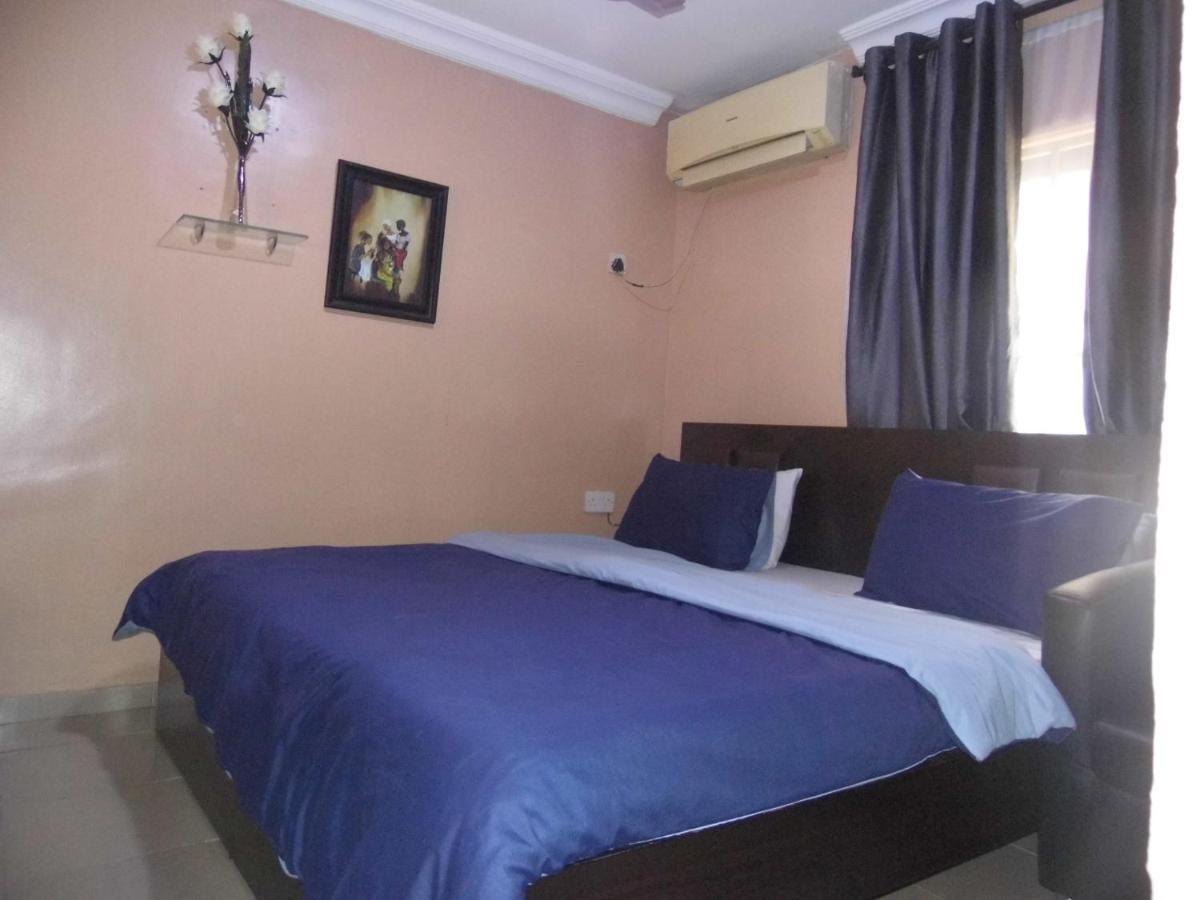 Staycation Suites And Apartment Lagos Exterior foto