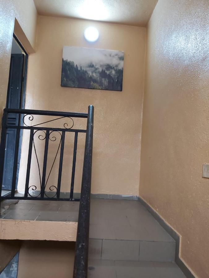 Staycation Suites And Apartment Lagos Exterior foto