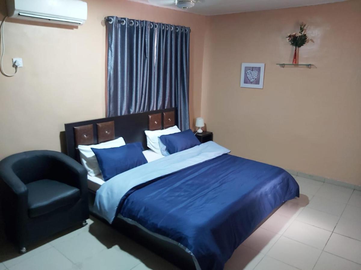 Staycation Suites And Apartment Lagos Exterior foto